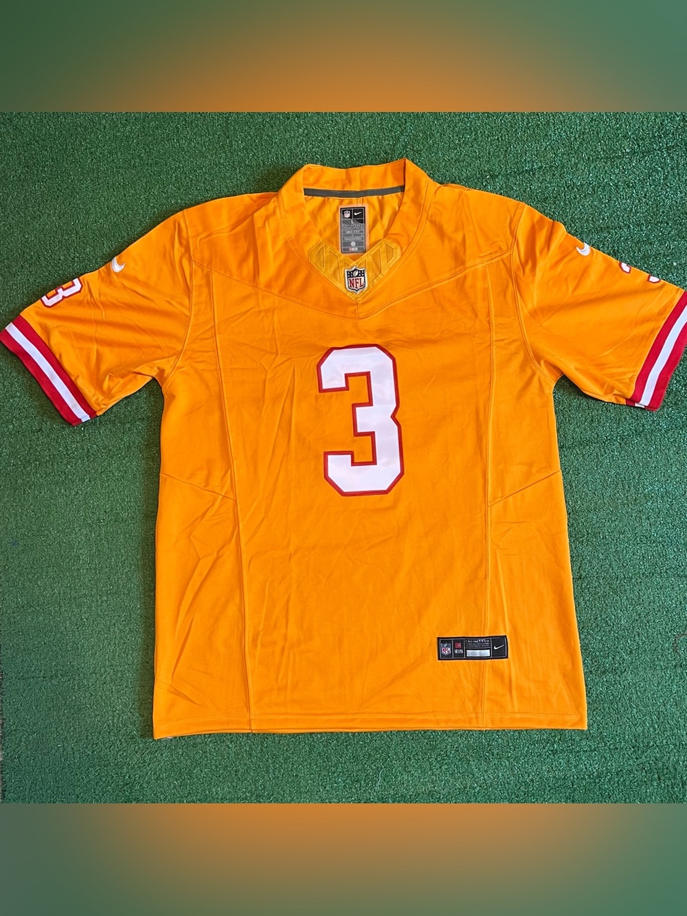 Tampa Bay Buccaneers Rueben Bain Jr. Creamsicle jersey
Adult Large